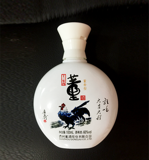 贵州乳白玻璃酒瓶之十二生肖金鸡报晓